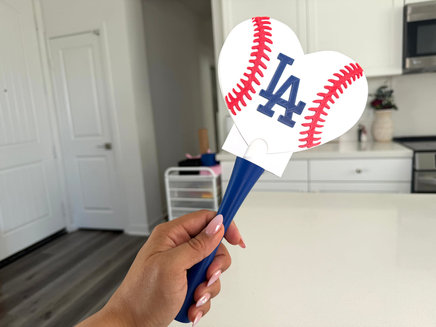 LA Baseball Heart Pay Wand
